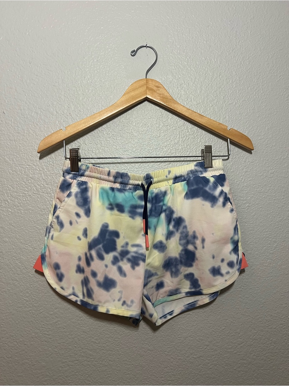 Eddie Bauer Girls Quick-Dry Tie-Dye Shorts – Kids L (14/16)